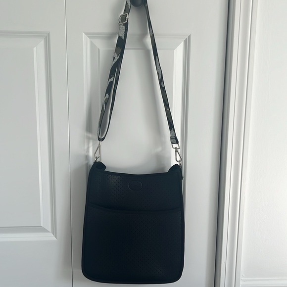 Messenger Bag in Black Neoprene - Picture 9 of 9